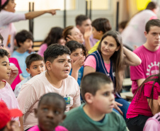 Alunos da Educação Especial participam de evento sobre o Outubro Rosa