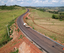 obra de pavimentação de estrada entre Ramilândia e Santa Helena
