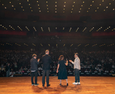 Curitiba, 13 de outubro de 2025 - Entrega da reforma do telhado do Teatro Guaíra / parceria da AUDI - Apresentação de Ballet para 600 crianças de escolas públicas.