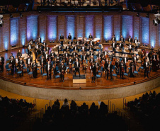 Orquestra Sinfônica do Paraná encerra turnê dos 40 anos com concerto em Belo Horizonte