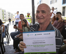 Londrina, 24 de outubro de 2025 - Mauricio Pescuma, 62 anos, comerciante, primeira pessoa a utilizar o financiamento para idosos do governo do Paraná.