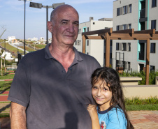 Londrina, 24 de outubro de 2025 - Mauricio Pescuma, 62 anos, comerciante, primeira pessoa a utilizar o financiamento para idosos do governo do Paraná.