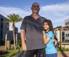 Londrina, 24 de outubro de 2025 - Mauricio Pescuma, 62 anos, comerciante, primeira pessoa a utilizar o financiamento para idosos do governo do Paraná.