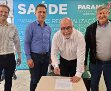 Sesa-PR reforça saúde na Ilha do Mel com entrega de equipamentos
