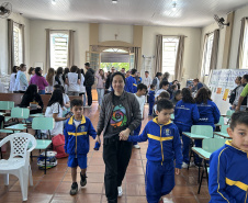 Crianças e adolescentes participam de ação de educação para enfrentamento ao escorpião