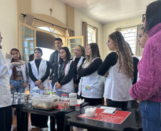 Crianças e adolescentes participam de ação de educação para enfrentamento ao escorpião
