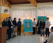 Tecnologia e trabalho em equipe: cooperativa-mirim transforma rotina de estudantes em colégio em Sarandi