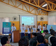 Tecnologia e trabalho em equipe: cooperativa-mirim transforma rotina de estudantes em colégio em Sarandi