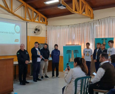 Tecnologia e trabalho em equipe: cooperativa-mirim transforma rotina de estudantes em colégio em Sarandi