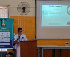 Tecnologia e trabalho em equipe: cooperativa-mirim transforma rotina de estudantes em colégio em Sarandi