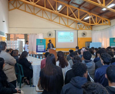 Tecnologia e trabalho em equipe: cooperativa-mirim transforma rotina de estudantes em colégio em Sarandi