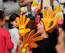 Lendas Brasileiras: crianças se encantam com espetáculo do Balé Teatro Guaíra e Orquestra Sinfônica do Paraná
