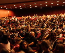 Lendas Brasileiras: crianças se encantam com espetáculo do Balé Teatro Guaíra e Orquestra Sinfônica do Paraná