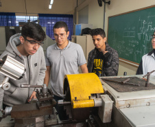 Paraná amplia acesso ao ensino técnico com parceria entre Educação e Senai