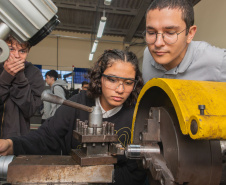 Paraná amplia acesso ao ensino técnico com parceria entre Educação e Senai