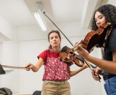 Solistas da Orquestra da Ópera de Paris ministram masterclasses de música na Embap