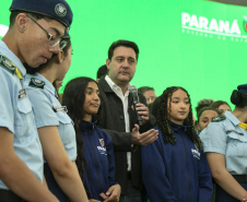 Governador entrega R$33,3 milhões em novos equipamentos para colégios estaduais