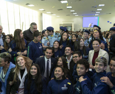 Governador entrega R$33,3 milhões em novos equipamentos para colégios estaduais