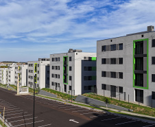 Londrina, 25 de outubro de 2024 - O governador em exercício Darci Piana inaugura residencial com 512 apartamentos dentro do programa Casa Fácil Paraná.