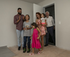 Londrina, 25 de outubro de 2024 - O governador em exercício Darci Piana inaugura residencial com 512 apartamentos dentro do programa Casa Fácil Paraná.