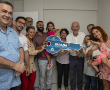 Londrina, 25 de outubro de 2024 - O governador em exercício Darci Piana inaugura residencial com 512 apartamentos dentro do programa Casa Fácil Paraná.