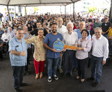 Londrina, 25 de outubro de 2024 - O governador em exercício Darci Piana inaugura residencial com 512 apartamentos dentro do programa Casa Fácil Paraná.