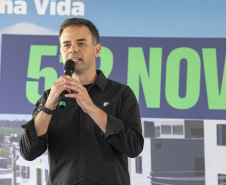 Londrina, 25 de outubro de 2024 - O governador em exercício Darci Piana inaugura residencial com 512 apartamentos dentro do programa Casa Fácil Paraná.