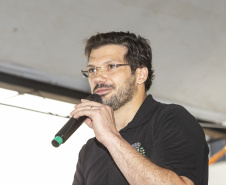 Londrina, 25 de outubro de 2024 - O governador em exercício Darci Piana inaugura residencial com 512 apartamentos dentro do programa Casa Fácil Paraná.
