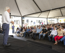 Londrina, 25 de outubro de 2024 - O governador em exercício Darci Piana inaugura residencial com 512 apartamentos dentro do programa Casa Fácil Paraná.