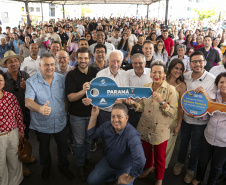 Londrina, 25 de outubro de 2024 - O governador em exercício Darci Piana inaugura residencial com 512 apartamentos dentro do programa Casa Fácil Paraná.