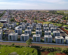 Londrina, 25 de outubro de 2024 - O governador em exercício Darci Piana inaugura residencial com 512 apartamentos dentro do programa Casa Fácil Paraná.