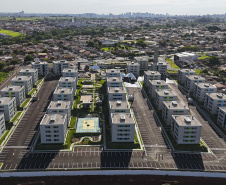 Londrina, 25 de outubro de 2024 - O governador em exercício Darci Piana inaugura residencial com 512 apartamentos dentro do programa Casa Fácil Paraná.