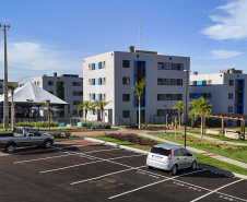 Londrina, 25 de outubro de 2024 - O governador em exercício Darci Piana inaugura residencial com 512 apartamentos dentro do programa Casa Fácil Paraná.