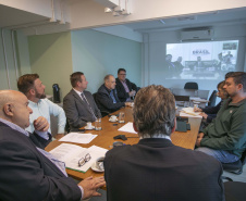 Paraná apresenta ações de sustentabilidade e rastreabilidade em reunião com embaixador do Brasil na União Europeia