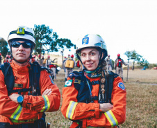 Bombeira paranaense participa de curso de referência sobre prevenção e combate a incêndios florestais no Chile