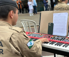  Música, alegria e esperança: Banda da PMPR celebra show para crianças do Hospital Pequeno Príncipe