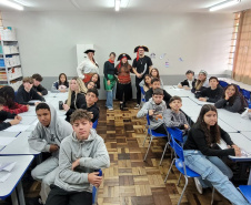 Caça ao tesouro, esporte e tecnologia: escolas estaduais do Paraná usam criatividade na preparação para o Saeb