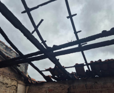 Polícia Científica do Paraná aplica técnicas avançadas para identificar origem de incêndio em caso de violência doméstica