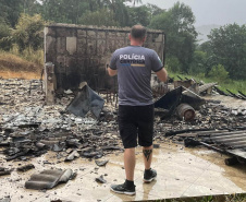Polícia Científica do Paraná aplica técnicas avançadas para identificar origem de incêndio em caso de violência doméstica