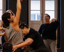 Com apoio do Estado, artistas encerram programa de formação cênica  com apresentações gratuitas na Alfaiataria