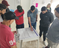 Sanepar oferece curso gratuito de manutenção hidráulica e ligação de esgoto para moradores de Piên