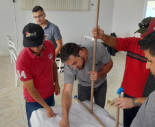 Sanepar oferece curso gratuito de manutenção hidráulica e ligação de esgoto para moradores de Piên