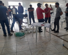 Sanepar oferece curso gratuito de manutenção hidráulica e ligação de esgoto para moradores de Piên