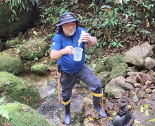Projeto SegHidro realiza coletas em minas e poço da Sanepar no Litoral
