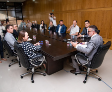 Estado firma acordo para retomada das obras do MAC-PR