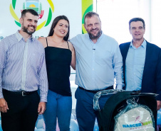 Entrega de Kits de Bebês