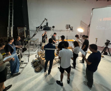 Curso gratuito de Elétrica Avançada para Cinema vai formar técnicos em oito cidades do Paraná