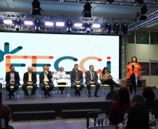 Mais de 15 mil pessoas devem passar pela Feira de Cultura Científica Paraná Faz Ciência