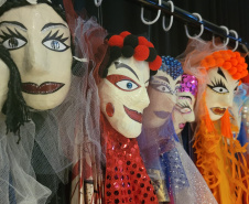 TEATRO GUAÍRA - Documentário resgata história do Festival Espetacular de Bonecos, evento produzido pelo Teatro Guaíra