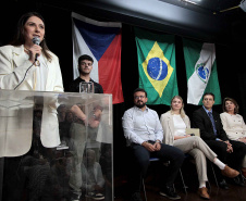 Alunos do CJAP recebem certificação internacional da República Tcheca